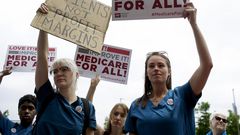 On the Doorstep With a Plea: Will You Support Medicare for All?