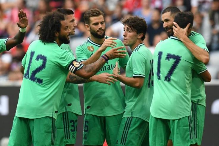 Real Madrid forward Karim Benzema celebrates scoring