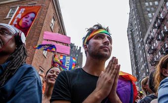 'everybody ain't surfing this rainbow wave' Class divisions in gay rights
