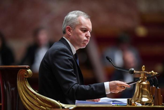 Environment Minister Francois de Rugy has been under unrelenting pressure for a week after the Mediapart website accused him of hosting friends to opulent meals, complete with lobster and vintage wines, while he was speaker of parliament