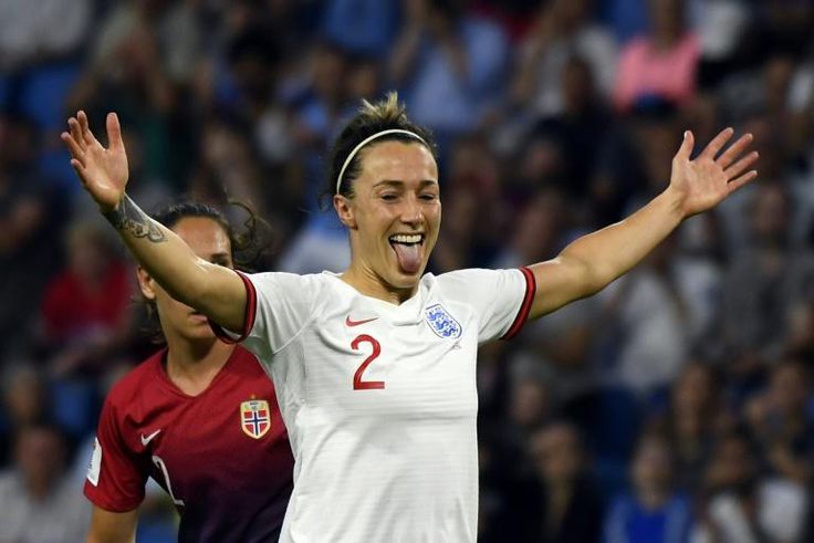Lucy Bronze and England are dreaming of reaching a first major tournament final