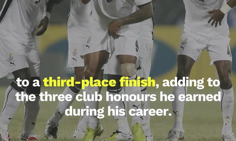 Asamoah Gyan pays his last respect to Junior Agogo