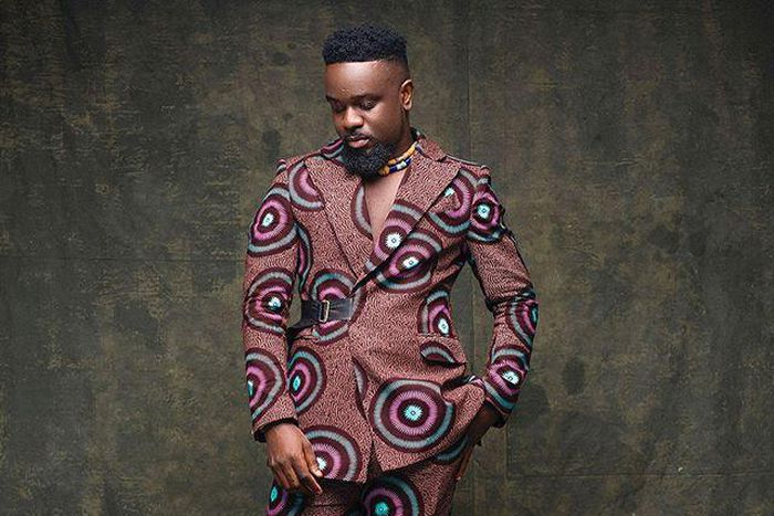 Sarkodie celebrates his birthday with dope African print apparel