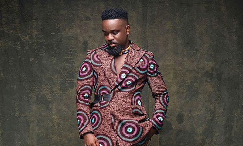 Sarkodie celebrates his birthday with dope African print apparel