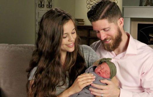 Jessa Duggar Gives Birth On Couch In New Video