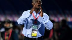 Ghana coach Kwesi Appiah gives instructions during a 2-2 draw with Benin in the Africa Cup of Nations