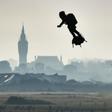 Franky Zapata set off on his "Flyboard" and crossed the English Channel in 22 minutes