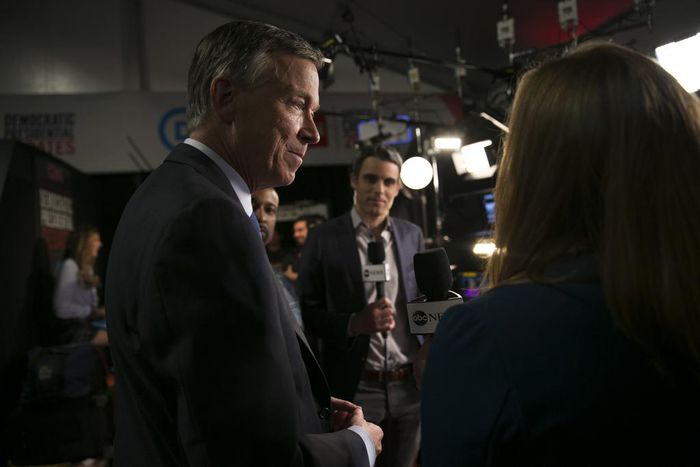 Hickenlooper Mulling Ending Presidential Bid to Run for Senate