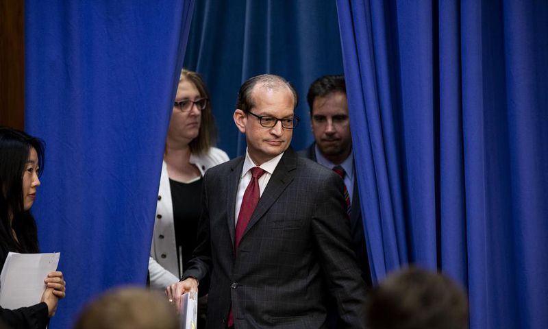 Official Under Fire Pleads His Case to an Audience of One