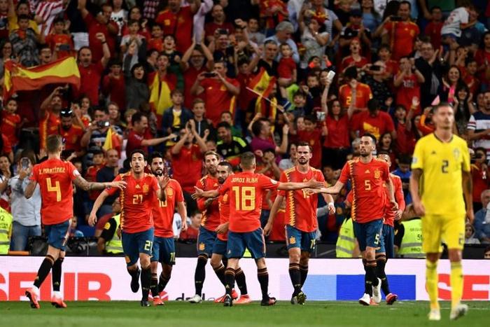 Sergio Ramos celebrates with his Spain teammates after scoring in their 3-0 win over Sweden in Euro 2020 qualifying