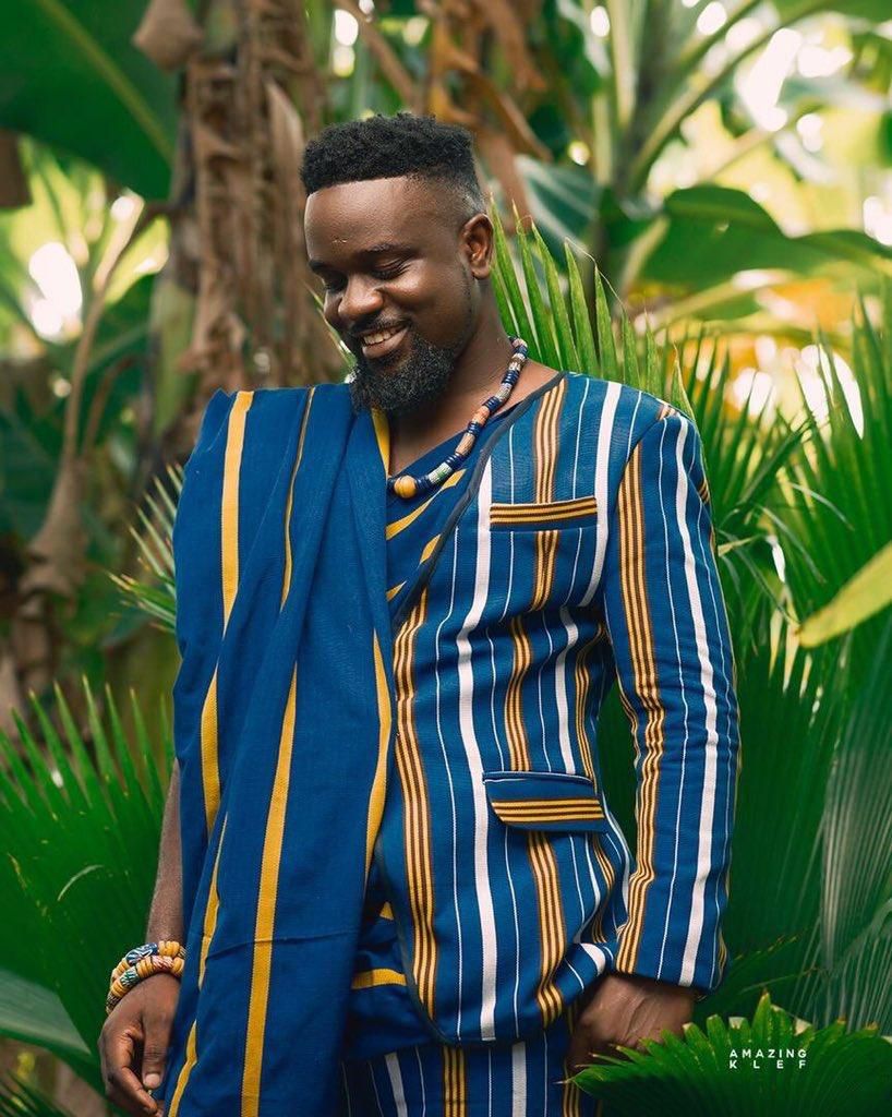 Sarkodie celebrates his birthday with dope African print apparel
