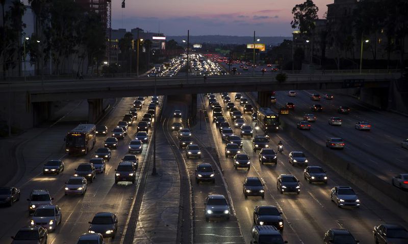 Automakers, Rejecting Trump Pollution Rule, Strike a Deal With California