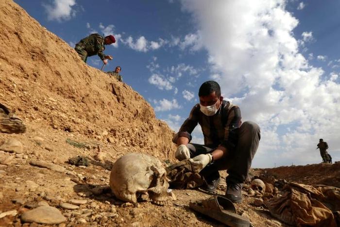 The remains of 141 people are to be identified after they were exhumed from mass graves uncovered in the northwestern Iraqi region of Sinjar, where the Yazidi minority was long based