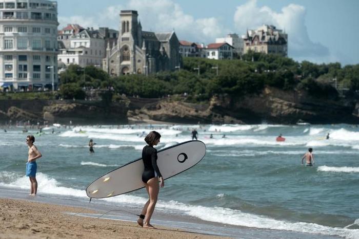 French host Emmanuel Macron is hoping skilled diplomacy, as well as sea air and sunshine at the holiday destination, will help ease tensions between the members of the elite club