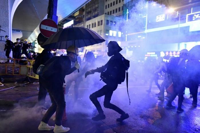 Hundreds of anonymous civil servants have signed open letters condemning the response of Hong Kong leader Carrie Lam and the city's police over their response to weeks of protests