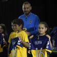 Italian midfielder Daniele De Rossi will wear the number 16 jersey at Boca Juniors, just as he did at Roma