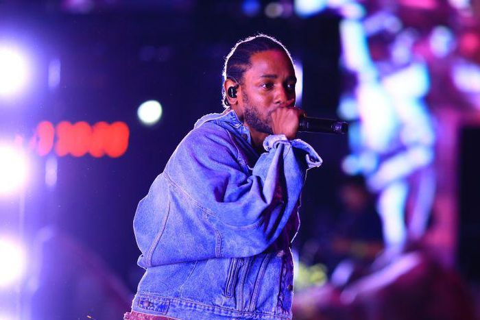 Kendrick Lamar Shows Off His Boxing Moves