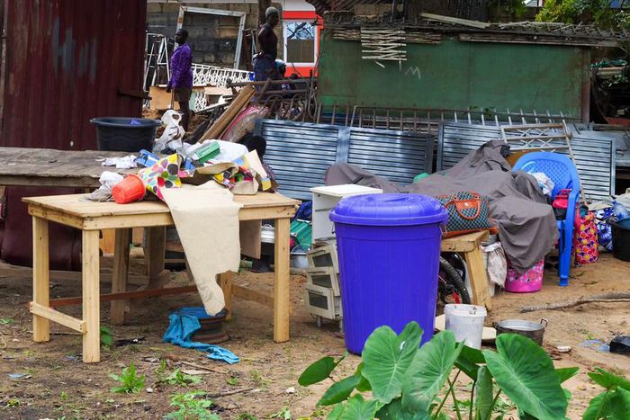 Slums on the motorway demolished