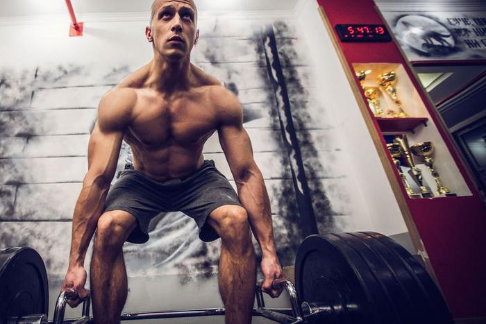 Struggling With Deadlift Form? Try The Hex Bar.