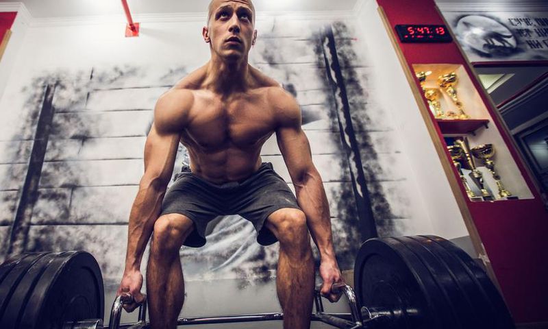 Struggling With Deadlift Form? Try The Hex Bar.