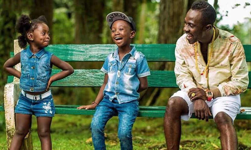 Ghanaian musician, Okyeame Kwame and his kids