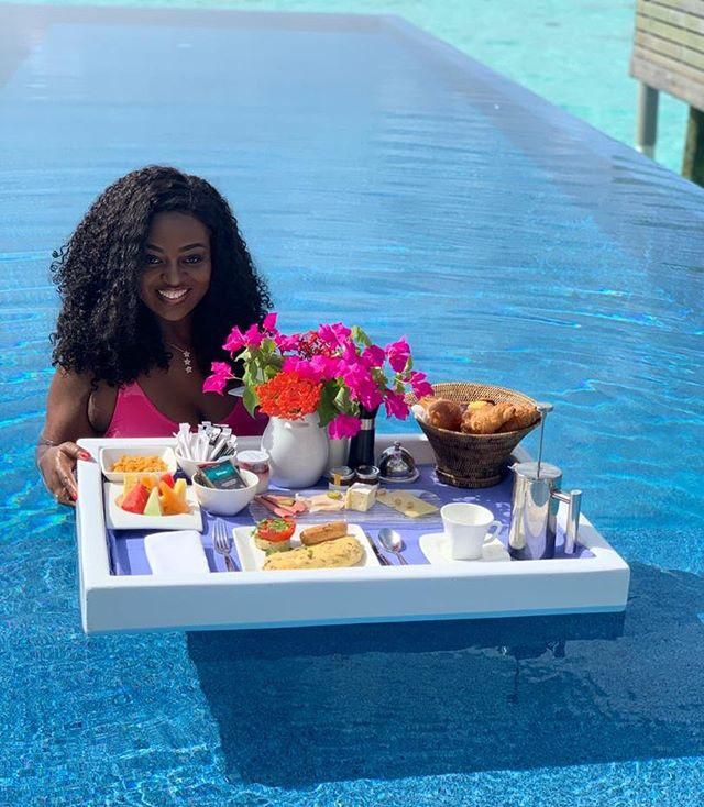Ghanaian actress, Jackie Appiah enjoys her breakfast  in the Pool