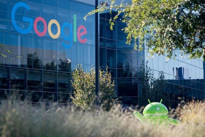 A petition by Google staff demands that the Silicon Valley-based company publicly commit not to support US Immigration and Customs Enforcement
