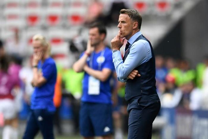 Neville's England beat Scotland 2-1 in their opening match