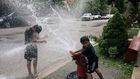 Heat Wave Keeps Its Grip on New York, Even After Nightfall