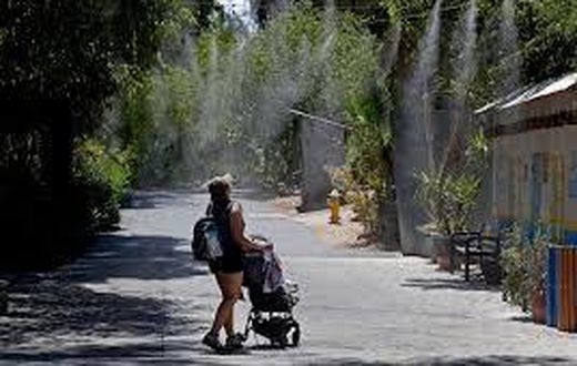 Sprawling 'heat dome' brings health warnings and withering humidity