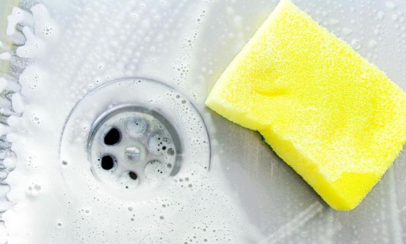3 Foolproof Ways To Clean Your Kitchen Sponge
