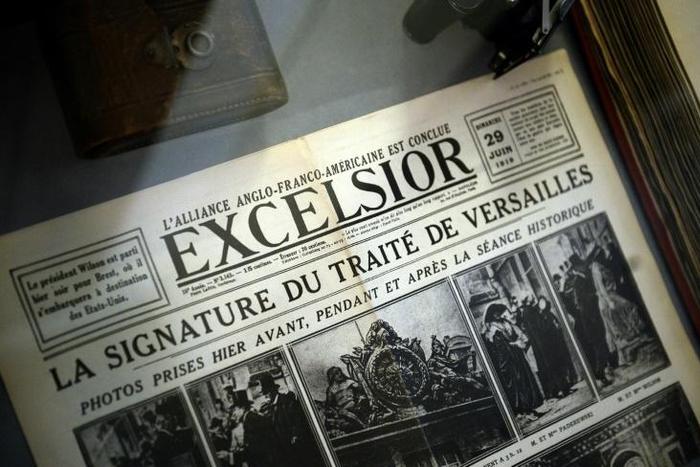 Frontpage coverage in France's L'Excelsior newspaper of the Treaty of Versailles