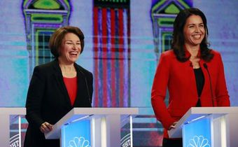 Klobuchar reminds the men onstage: Women know something about abortion, too