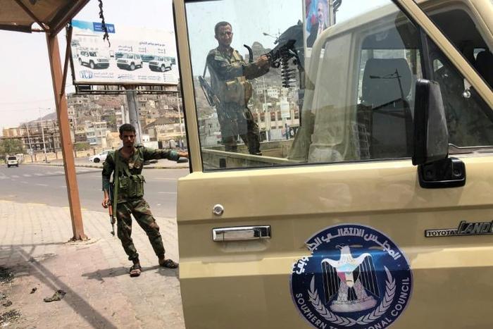 Yemeni separatists who seek an independent south say they are ready for Saudi-brokered peace talks after days of deadly fighting with pro-government forces in the southern city of Aden
