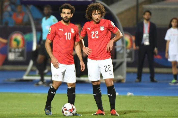 Mohamed Salah has been criticised for his perceived support for Amr Warda (R) who was thrown out of the Egypt squad following sexual harassment claims before being reinstated