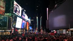 Lights Slowly Come Back On in Manhattan After Major Power Failure