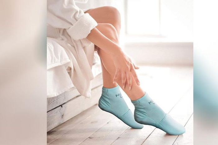 These Cooling Socks Make Foot Pain Disappear