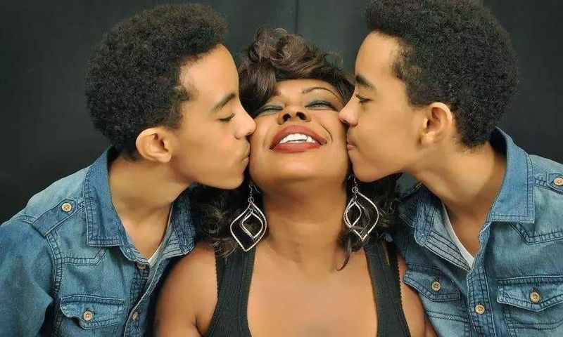 Afia Schwarzenegger and her children