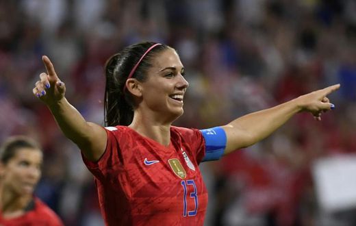 Alex Morgan scored the winning goal as the USA overcame the absence of Megan Rapinoe to beat England 2-1 in their women's World Cup semi-final