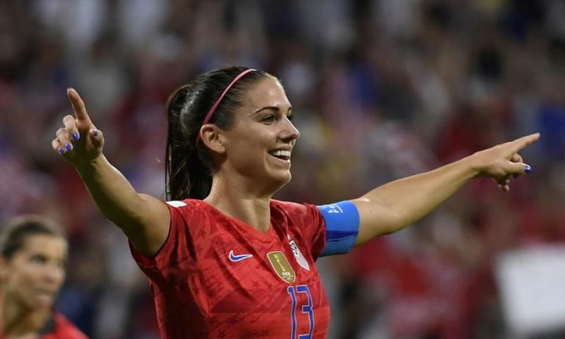 Alex Morgan scored the winning goal as the USA overcame the absence of Megan Rapinoe to beat England 2-1 in their women's World Cup semi-final