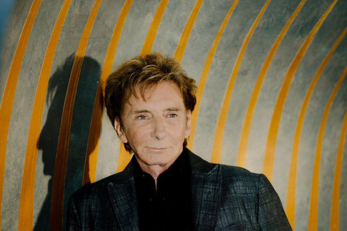 Barry Manilow Just Wanted to Write the Songs. He's Still Singing Them.