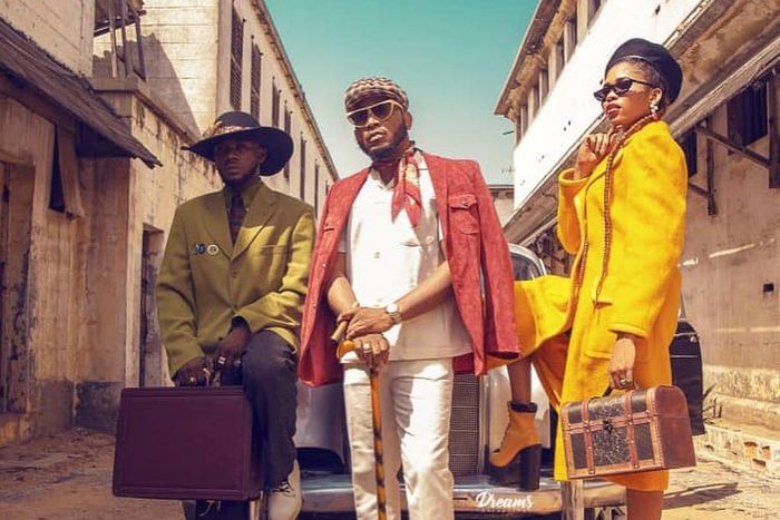 Nana Boroo in Fine Boy music video