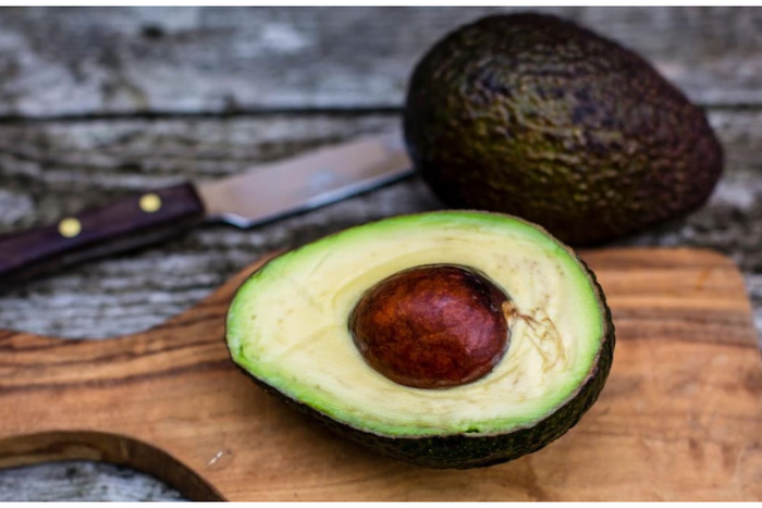 Seasoned robber uses black avocado as weapon to steal huge cash from two banks