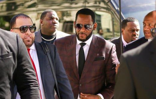 Key witness is cooperating in case against R&B star