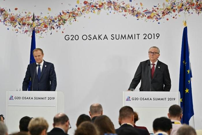 'Don't expect white smoke' said Tusk