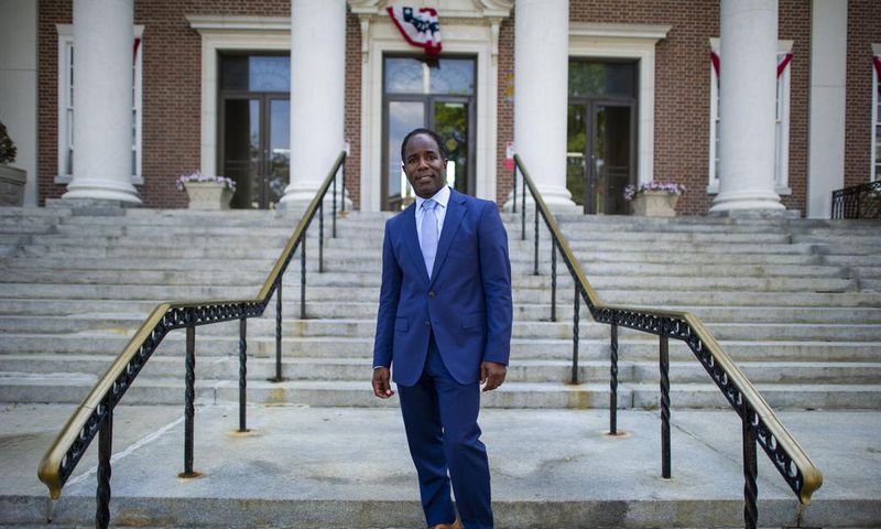 Mt. Vernon Has 2 Mayors, and Its Police Commissioner Was Just Arrested