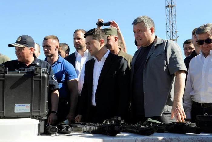Ukrainian President Volodymyr Zelensky and Minister of Internal Affairs of Ukraine Arsen Avakov (2nd R) inspected equipment and armaments in the port city of Mariupol