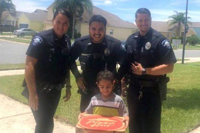 Police buy pizza for hungry boy after he called their emergency number