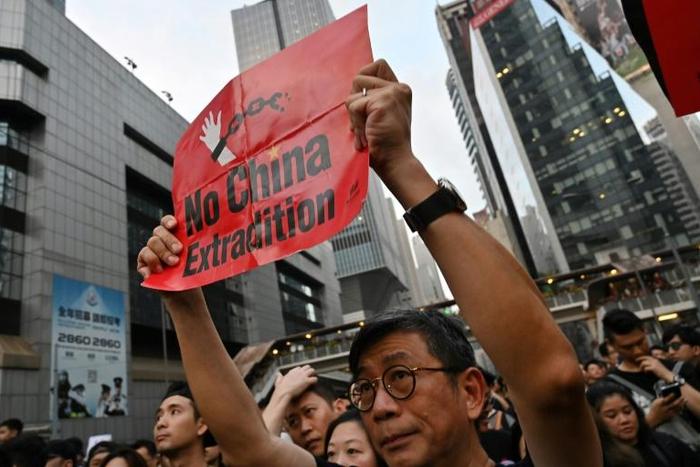Analysts say the suspension of the Hong Kong extradition law is a setback for Chinese President Xi Jinping