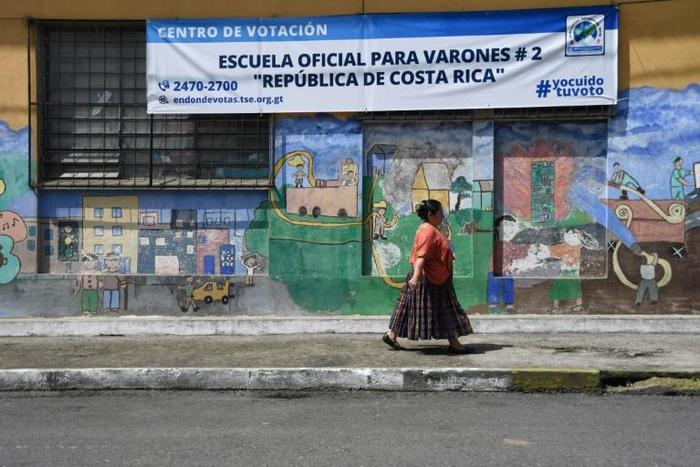 Gang violence, poverty and streams of US-bound migrants have dominated campaigning in Central America's most populous country
